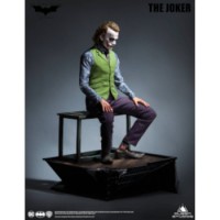 The Dark Knight - Joker 1:3 Scale Statue