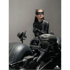 The Dark Knight Rises - Catwoman 1:3 Scale Statue