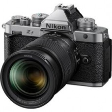 Nikon Z f + 24-70 mm f/4 SL stříbrná